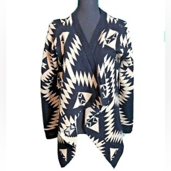 Kadence Boho Black and Cream Geometric Southwest Cowgirl Sweater - Picture 1 of 6